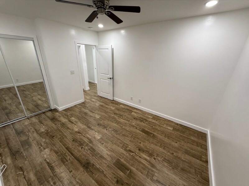 Building Photo - 317 W 76th St