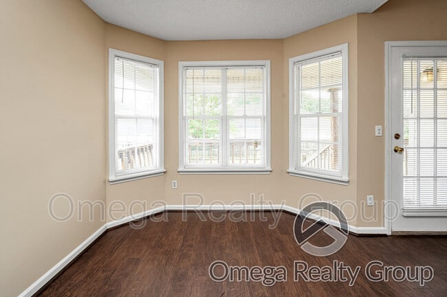 Building Photo - 5561 Heatherbrae Ln