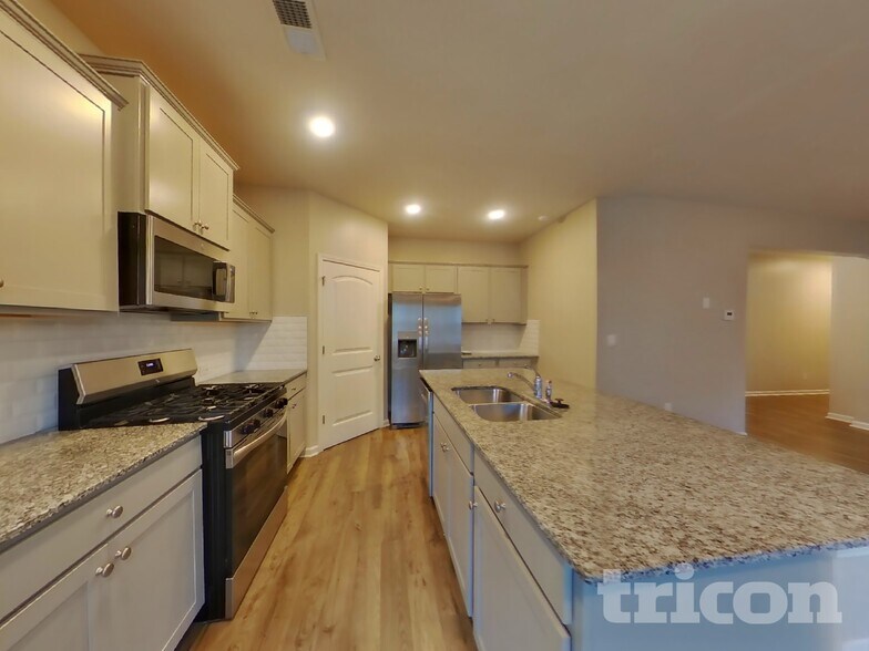 Building Photo - 864 Bentley Dr