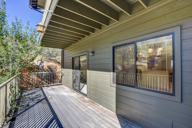 Building Photo - Boulder Park Townhome for Rent