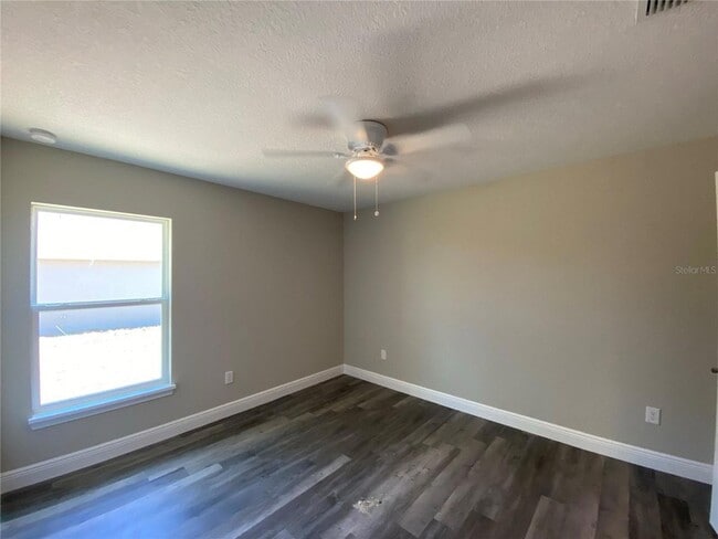 Building Photo - 5221 SW 115th Loop