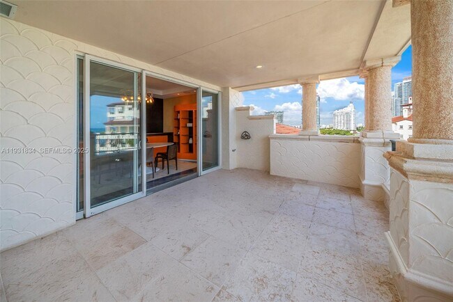 Building Photo - 7471 Fisher Island Dr