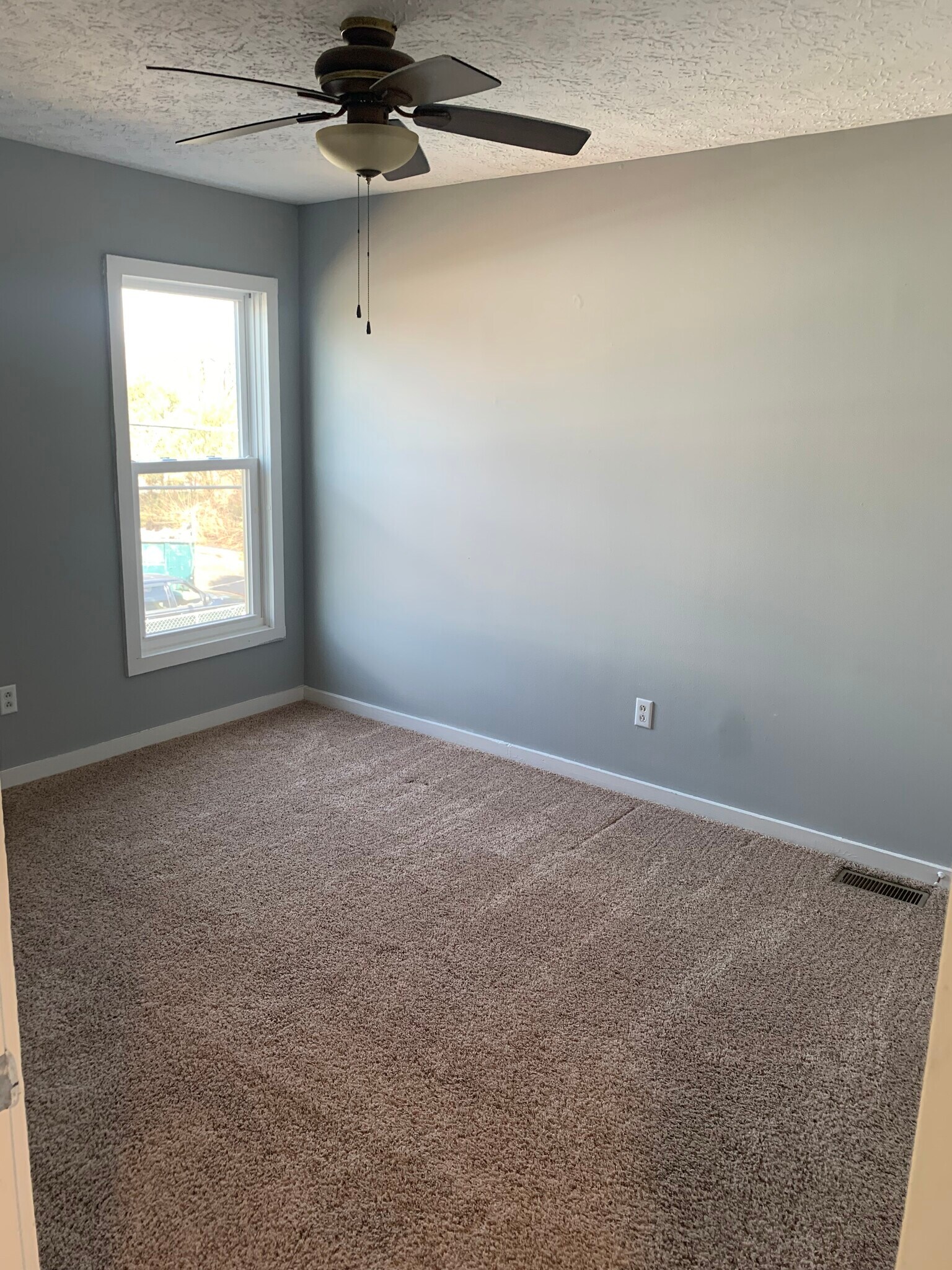second bedroom - 440 Edinburgh Rd