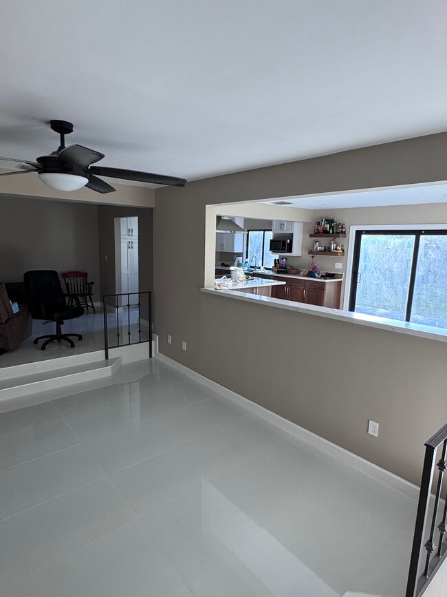 Building Photo - 8024 SW 91 Ave