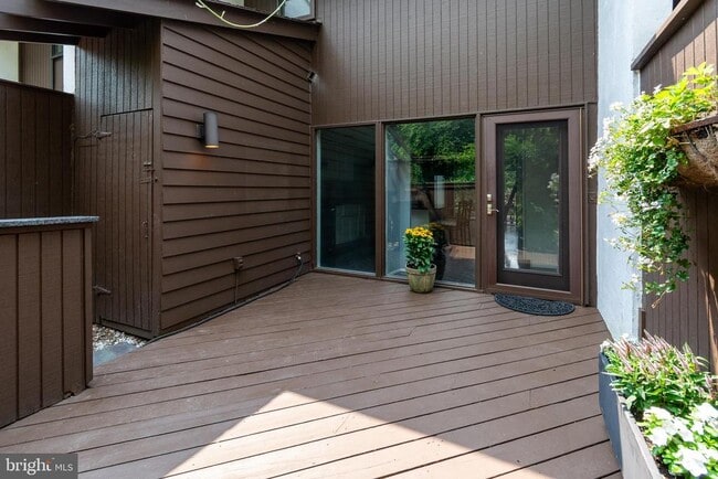 Building Photo - 9 Arden Way