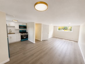 Building Photo - 153 Argus Dr