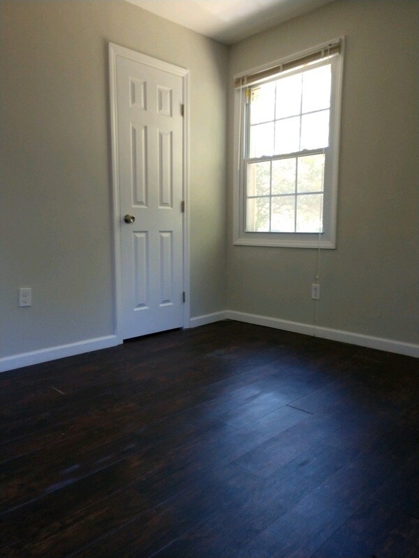 Building Photo - 4207 Dinglewood Ave