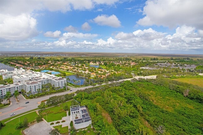 Building Photo - 2000 Metropica Wy