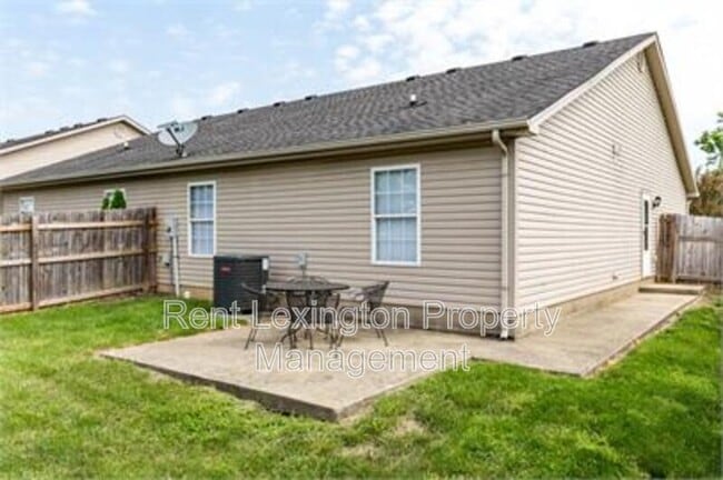 Building Photo - 300 Elkchester Cir