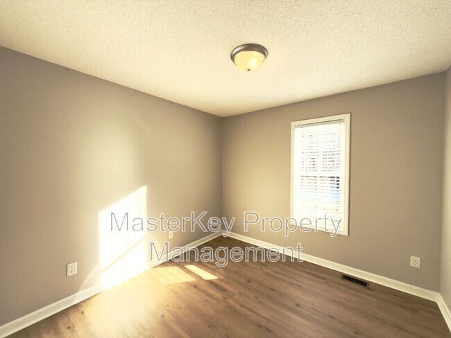 Building Photo - 1101 Amber Acres Ln