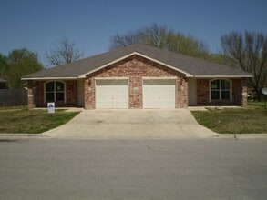 Building Photo - 207 Dale Earnhardt Dr