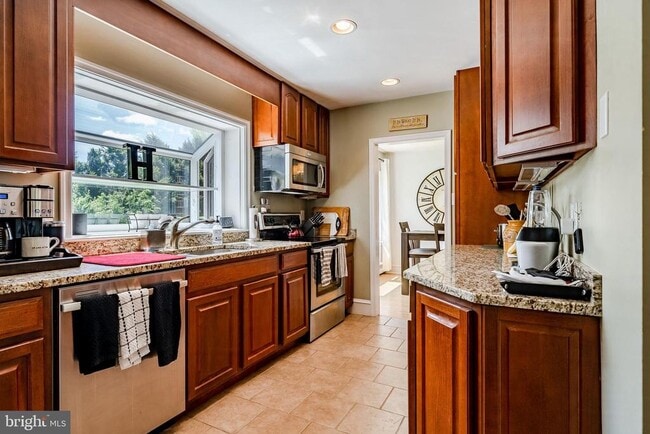 Building Photo - 1538 Carmac Rd