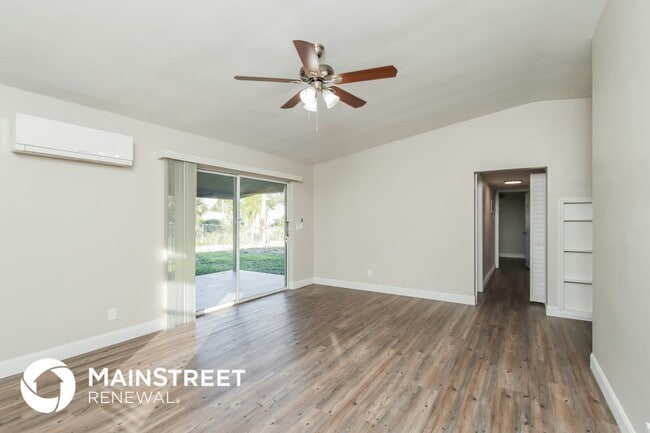 Building Photo - 514 4th Pl SW