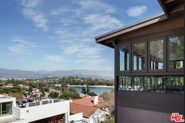 Building Photo - 2051 Kenilworth Ave