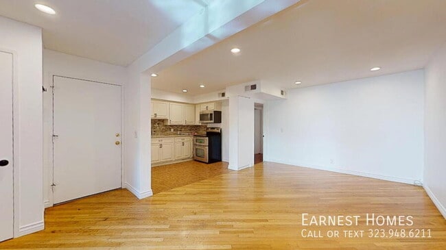 Building Photo - 5652 Yolanda Ave