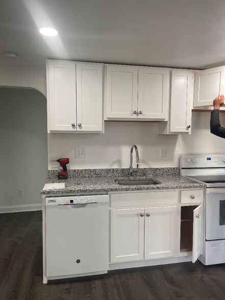 Building Photo - 701 Academy Rd