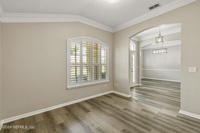 Building Photo - 1892 Vista Lakes Dr