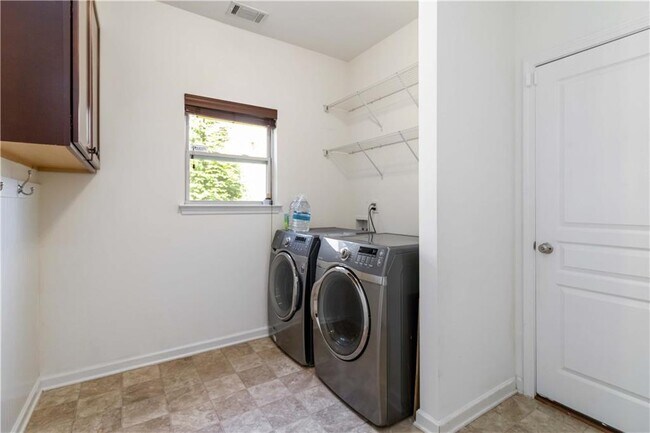 Building Photo - 6940 Rocking Horse Ln