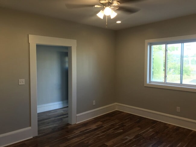 Building Photo - 3 BR, 1 Bath Townhouse - Lawrenceville - TOTALLY UPDATED!