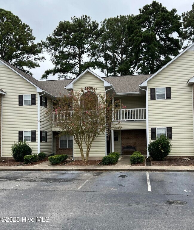 Building Photo - 2936 Mulberry Ln
