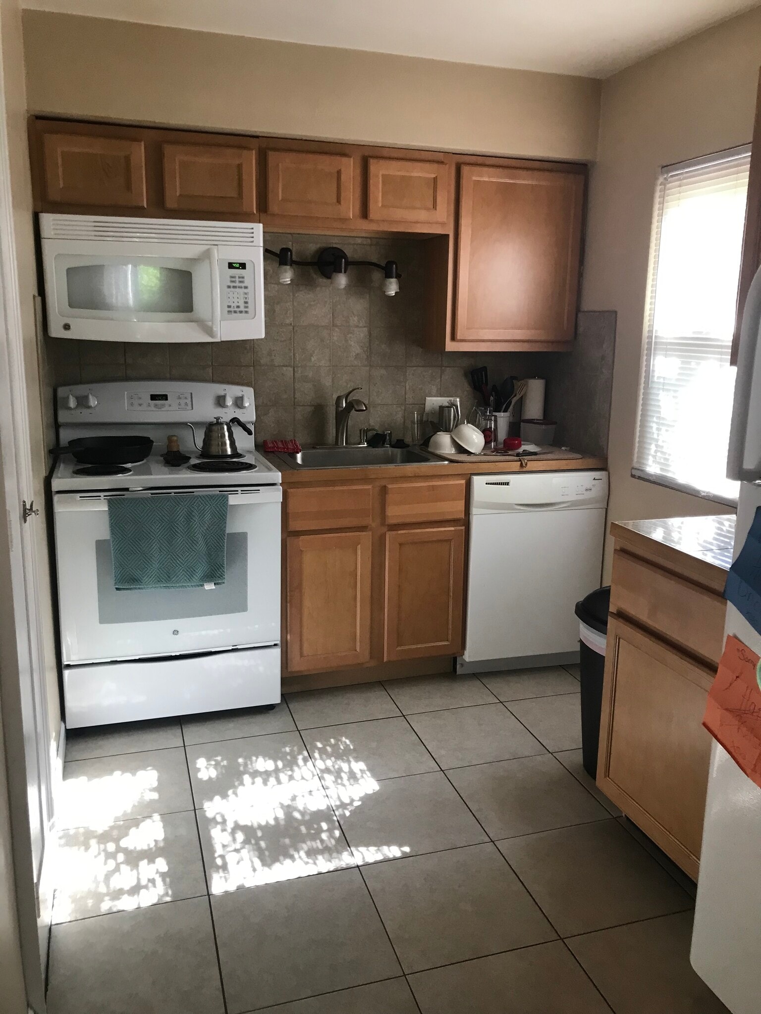 Building Photo - 2571 N Wauwatosa Ave