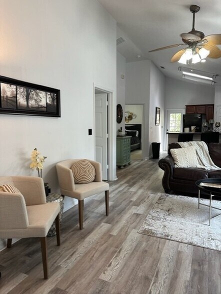 Building Photo - 4911 SW 91st Ter