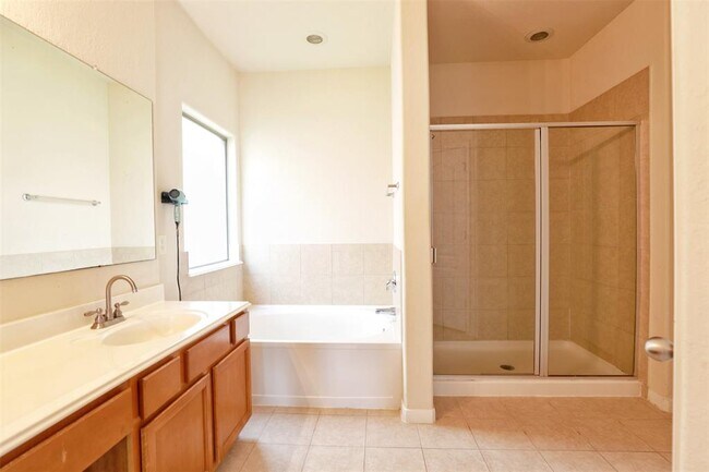 Building Photo - 25719 Westbourne Dr