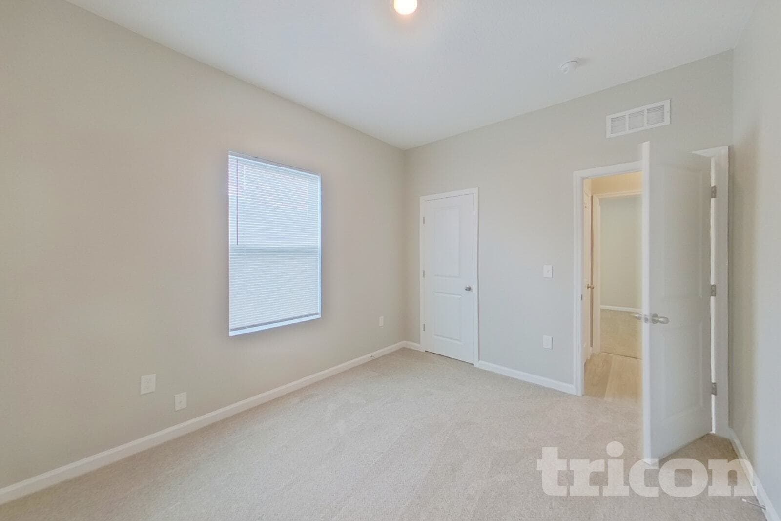 Building Photo - 6376 Green Bud Dr
