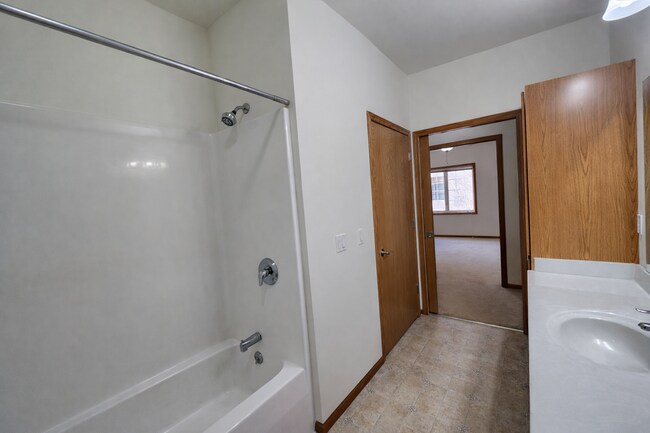 Building Photo - 101 Elliot Lane-208