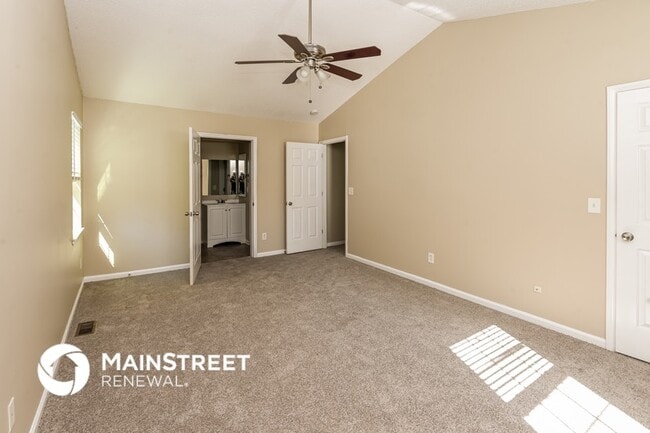 Building Photo - 2221 Killarney Pl