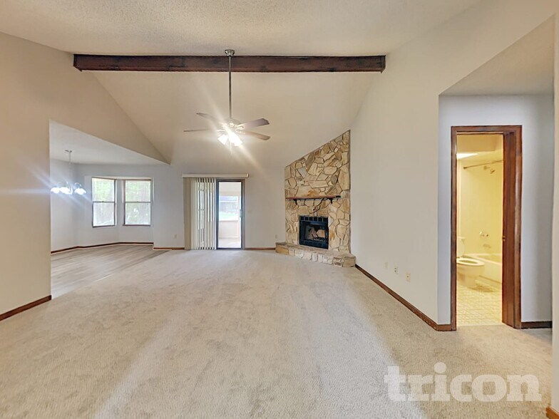 Building Photo - 10660 Squires Ct