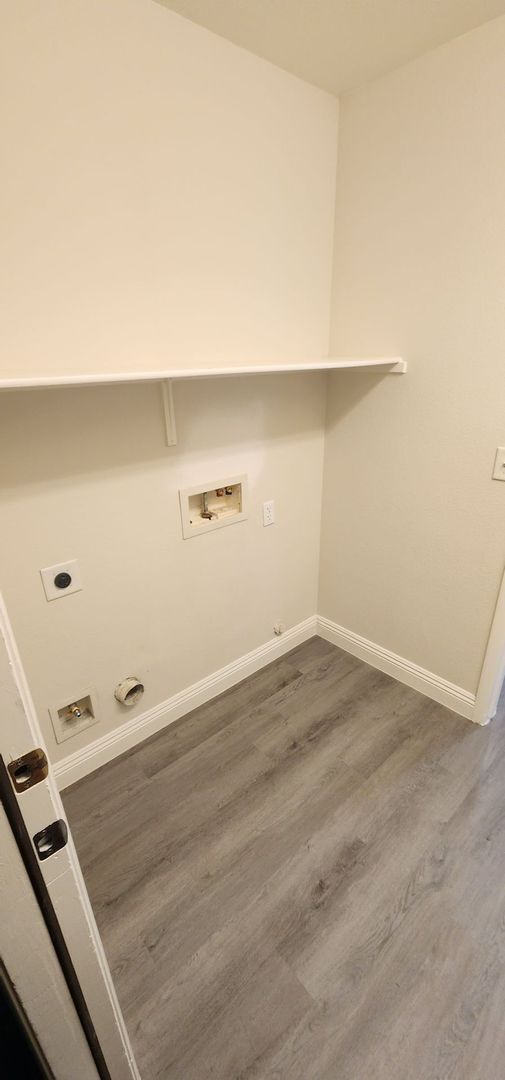 Building Photo - HOUSING CHOICE VOUCHER APPROVED! Spacious Henderson Home with Open Layout & Endless Backyard Pote...