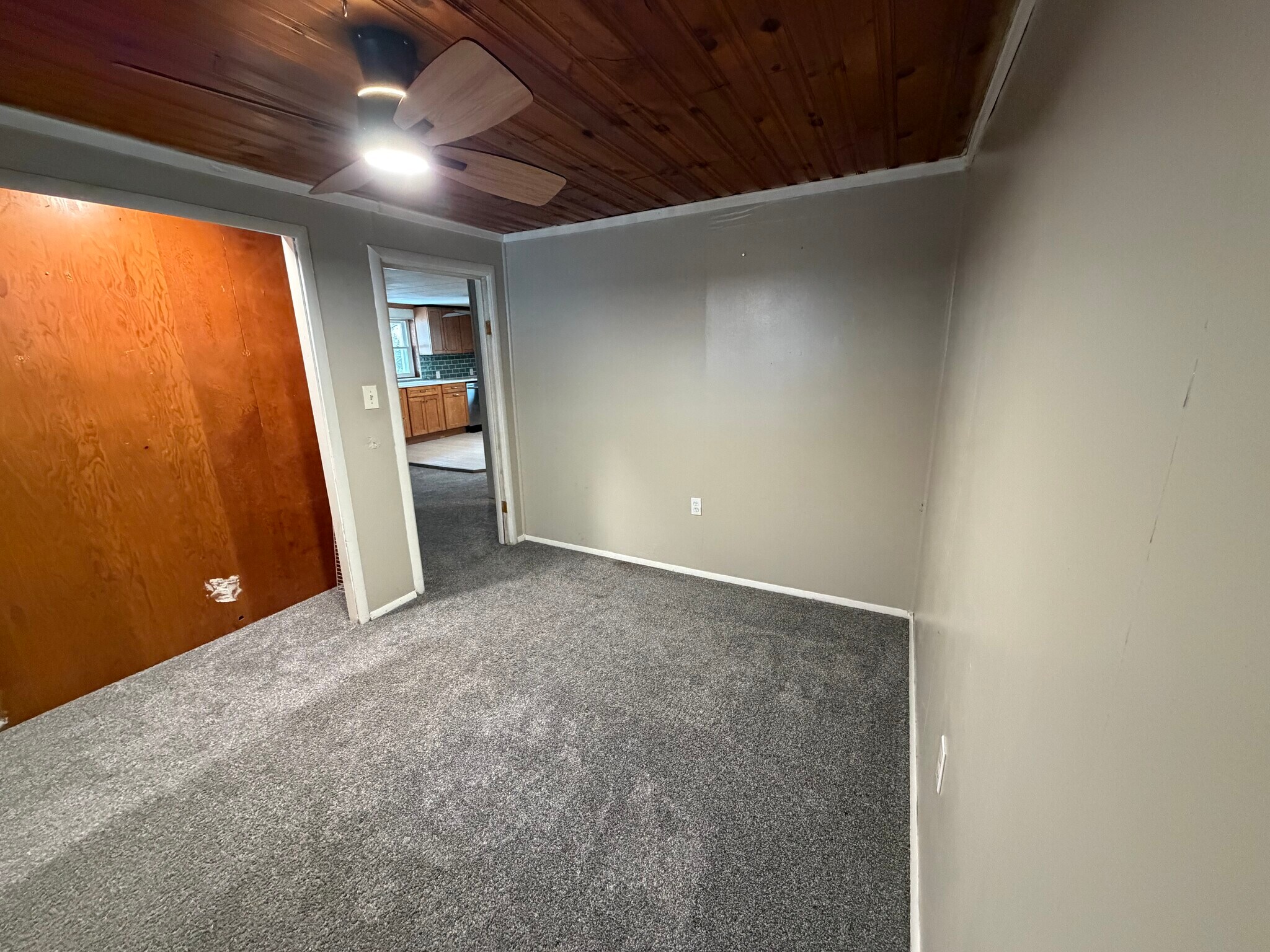 Building Photo - 2570 Sanger Ln