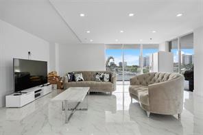 Building Photo - 18645 Turnberry Way