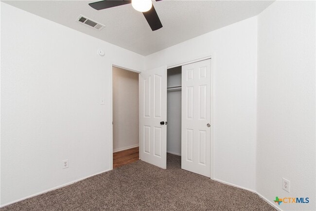Building Photo - 1213 Fox Creek Dr