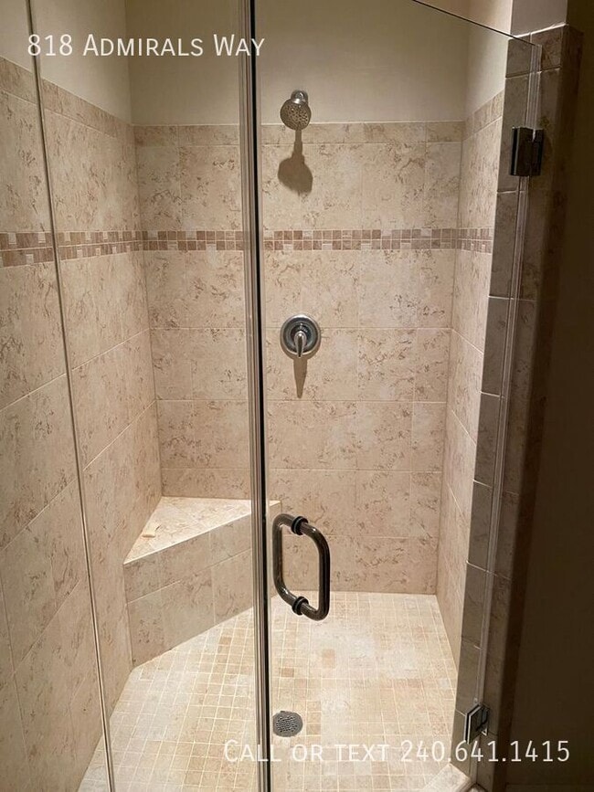 Building Photo - 818 Admirals Way