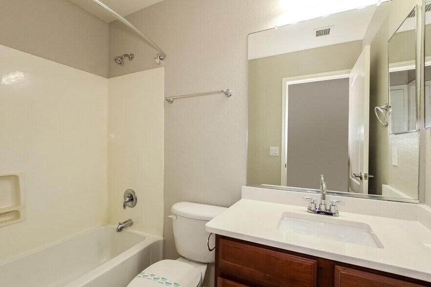 Building Photo - 5722 N 124th Ln