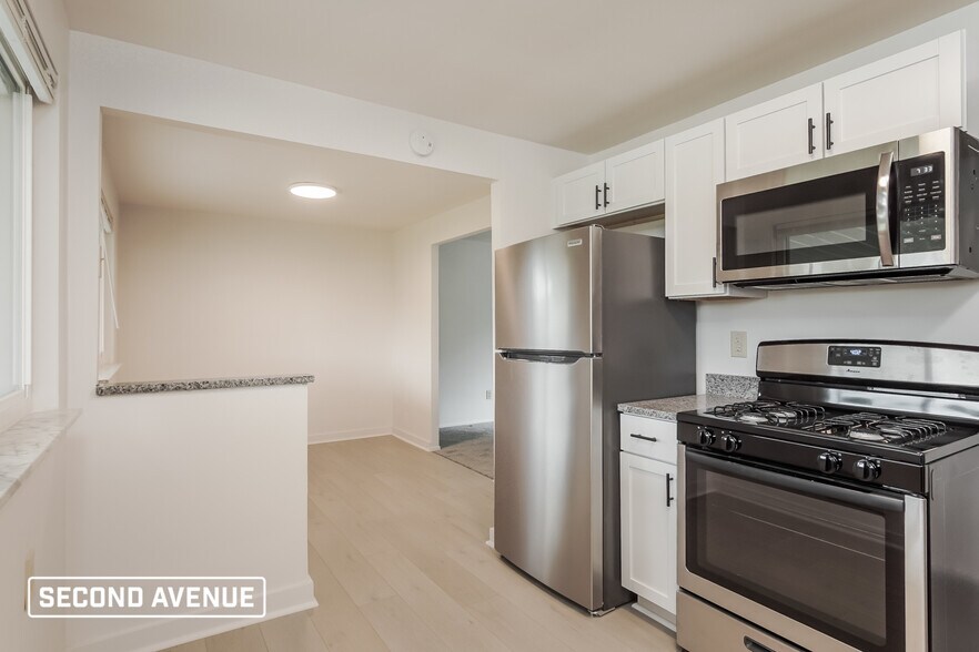 Building Photo - 716 Bittersweet Rd