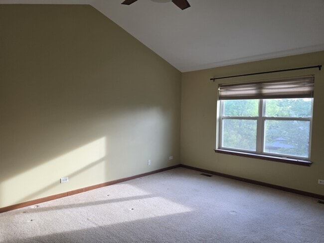 Building Photo - 2350 Fishhook Way