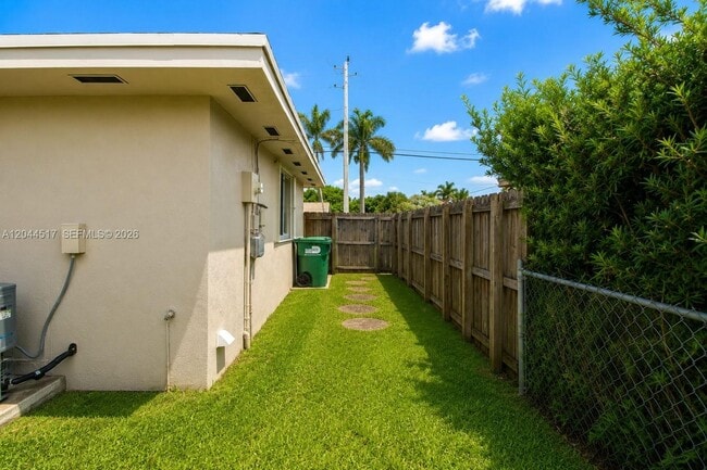 Building Photo - 15445 SW 99th Ave