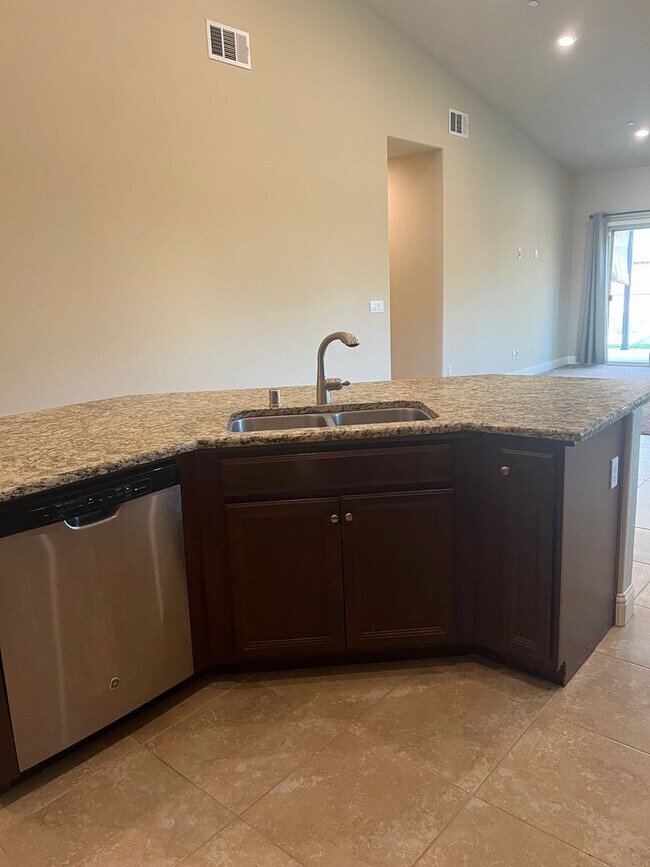 Building Photo - Charming Loma Vista Home