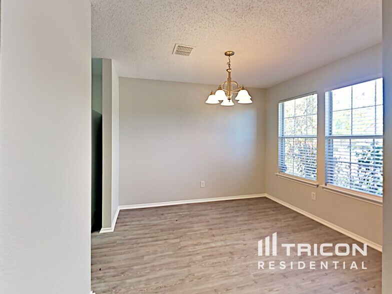 Building Photo - 1209 Warrington Way