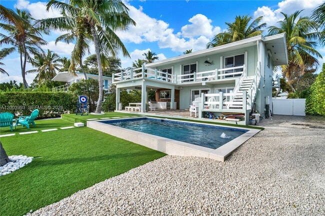 Building Photo - 69 Shoreland Dr