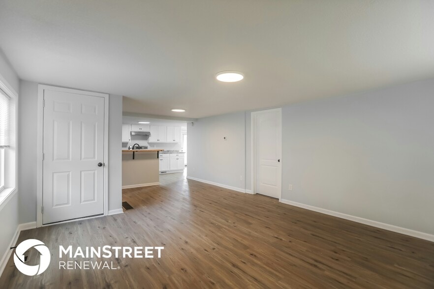 Building Photo - 1411 Randall Rd