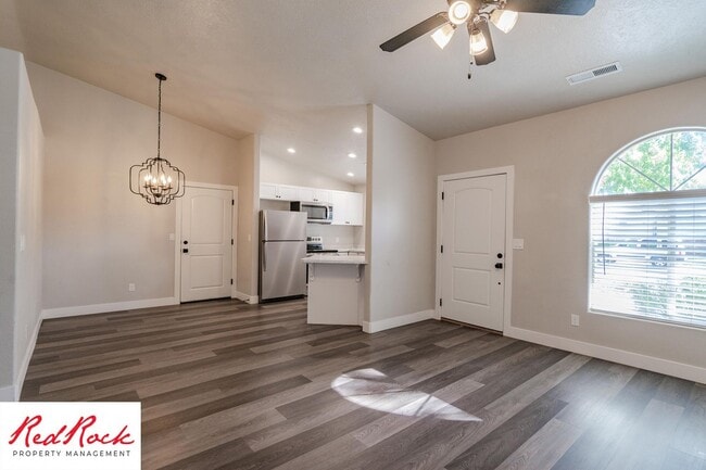 Building Photo - 1115 N 1340 W Cir