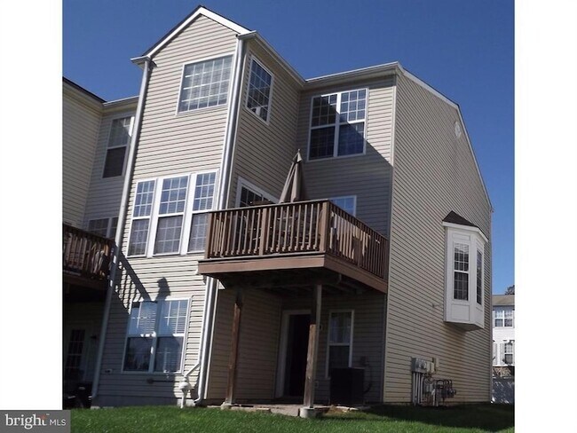 Building Photo - 181 Hudson Dr