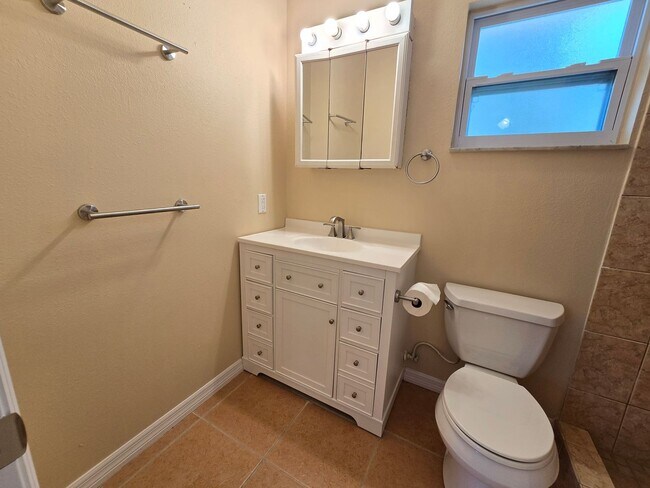 Building Photo - 3125 Irving St