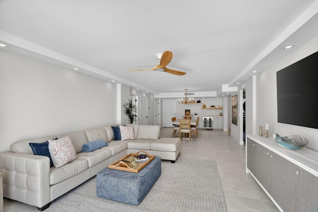 Building Photo - 3546 S Ocean Blvd