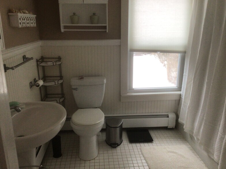 Bathroom - 44 Fordham Rd