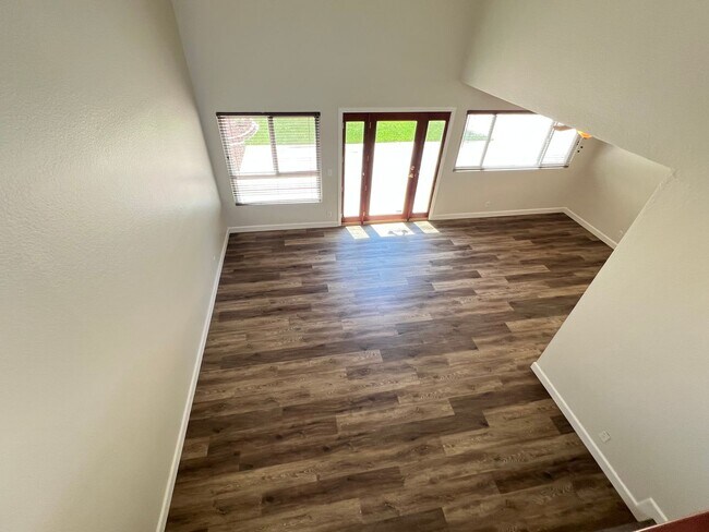 Building Photo - Beautiful 3 Bed 2.5 Bath Anaheim Hills Home